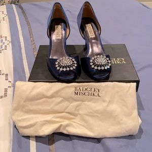 Badgley Mischka peep toe pump